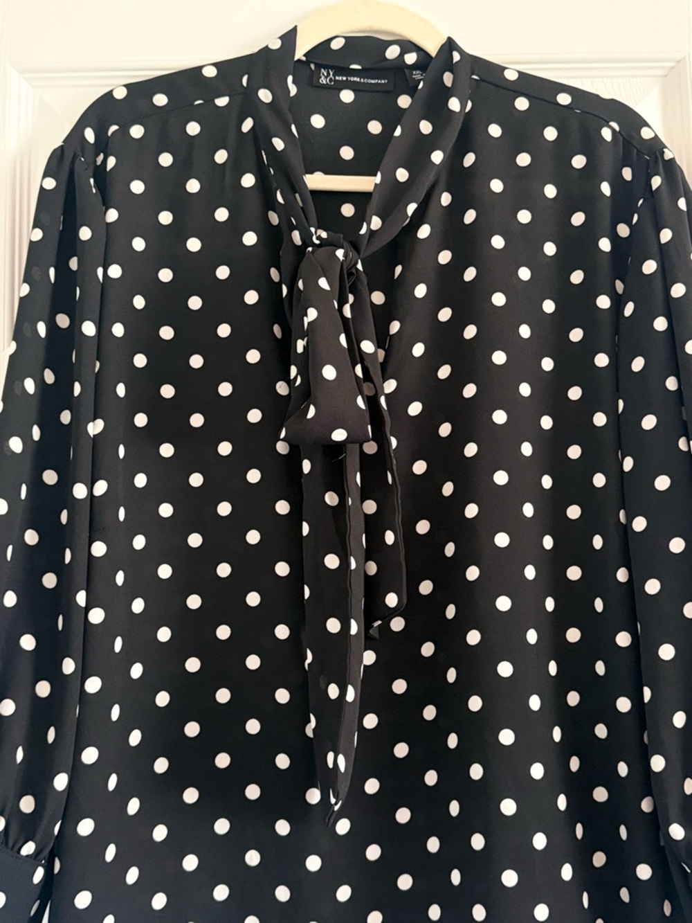 New York & Company Black and White Polka Dot Tie-Neck Blouse XXL - Picture 3 of 8